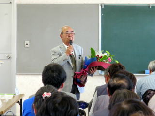 7年間の会長職を退き、あいさつされる木田前会長